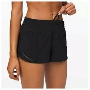 LULULEMON HOTTY HOT SHORTS SIZE 4